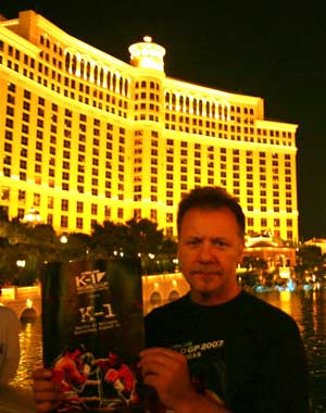 Murray outside the Bellagio hotel where the K1 World GP 2007 was staged