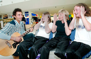 Pop Idol Darius Danesh woos the Prokick Girls at the Airport