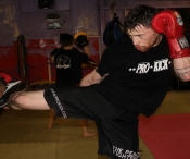 Our 2nd #video on #basic #ProKick pad drills for #beginners is instrusted by #BillyMurray and demonstrated here in picture by #JohnnySwiftSmith kicking both from prokick.com