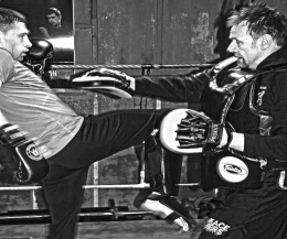 Our 2nd #video on #basic #ProKick pad drills for #beginners is instrusted by #BillyMurray and demonstrated here in picture by #JohnnySwiftSmith kicking both from prokick.com