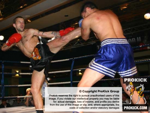 High kicking action from Gary Hamilton against Massigliano Cannistraro
