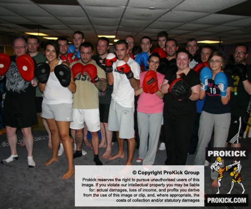 Well done all a great 6 weeks of kickboxing! - The new graduates all elevate to the next level - 'Advance Beginners'.
