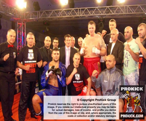 Alexei MAZIKIN ( Ukraine ) wins the Bigger's Better 2 - pictured is all the group players and promoters