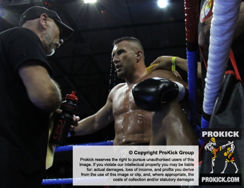 Jerome Le Banner prepares for another hard round against Stefan Leko