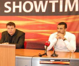 Two main men world champion Badr Hari (right) and It's Showtime top man Mr Simon Rutz (left) before the event