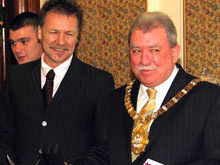 Prokick's Billy Murray with Belfast's Lord Mayor 2006, Clr Patrick McCarthy