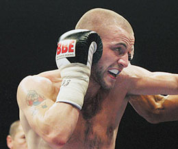 Martin Lindsay was forced to pull out after sustaining a minor injury in sparring