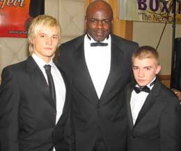 David Bird (Right) with big brother Mark (left) and K1 Kickboxing superstar 'Mr Perfect' Ernesto Hoost