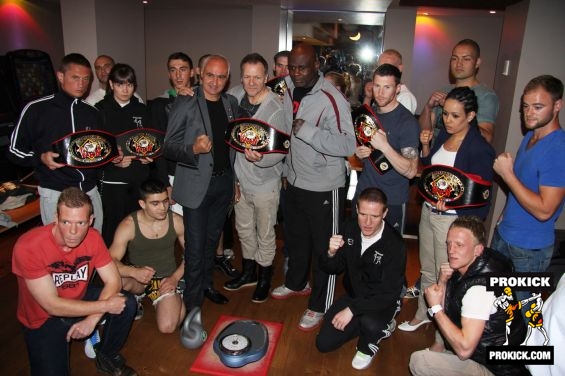 Weigh-in-group-press