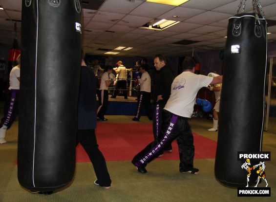 Heavy bags and hart hitters, week 4 of the new beginners sparring course.-33