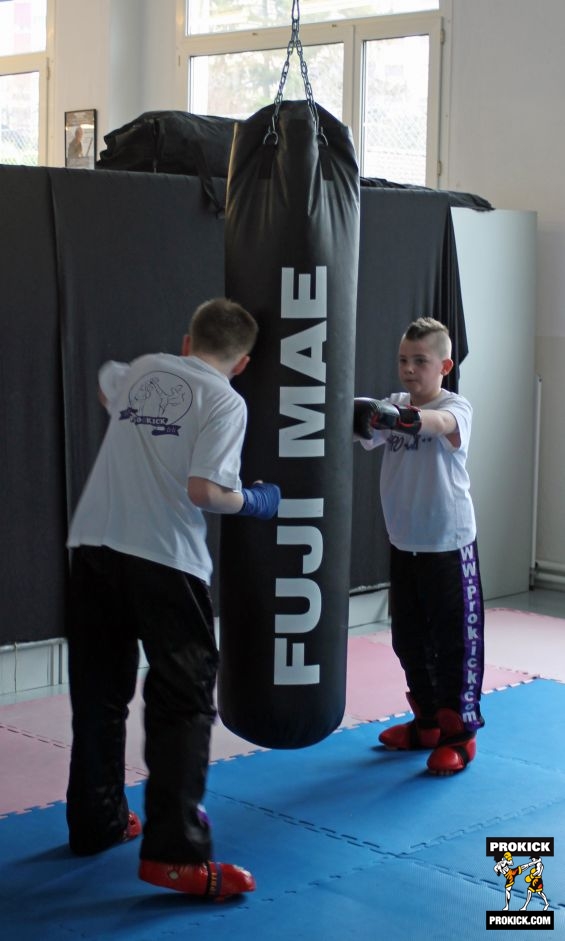 A little pre-fight training - Jake and Bailey pair up for some bag work 