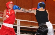 Samantha Robb lands Left punch Boxing in Geneva