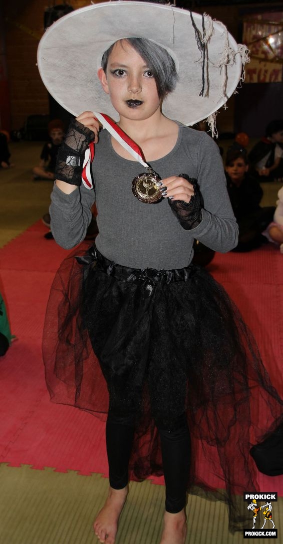 Taylor Armstrong Prokick winner at Halloween Special 2013