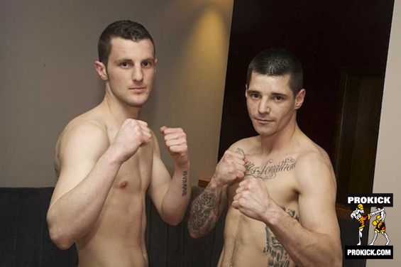 Jonathan Pope weigh-ins with James Cox