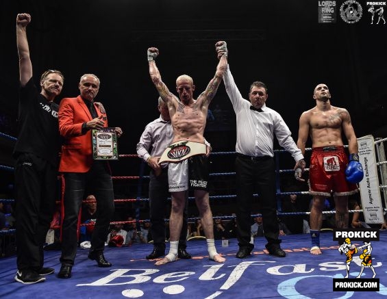 Darren wins world title