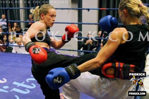 Cathy fires a right Round Kick