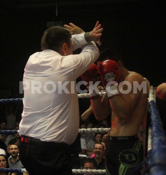 Ref stops the fight