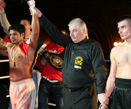 WKN - World champion Riyadh Al Azzawi - London takes it on points